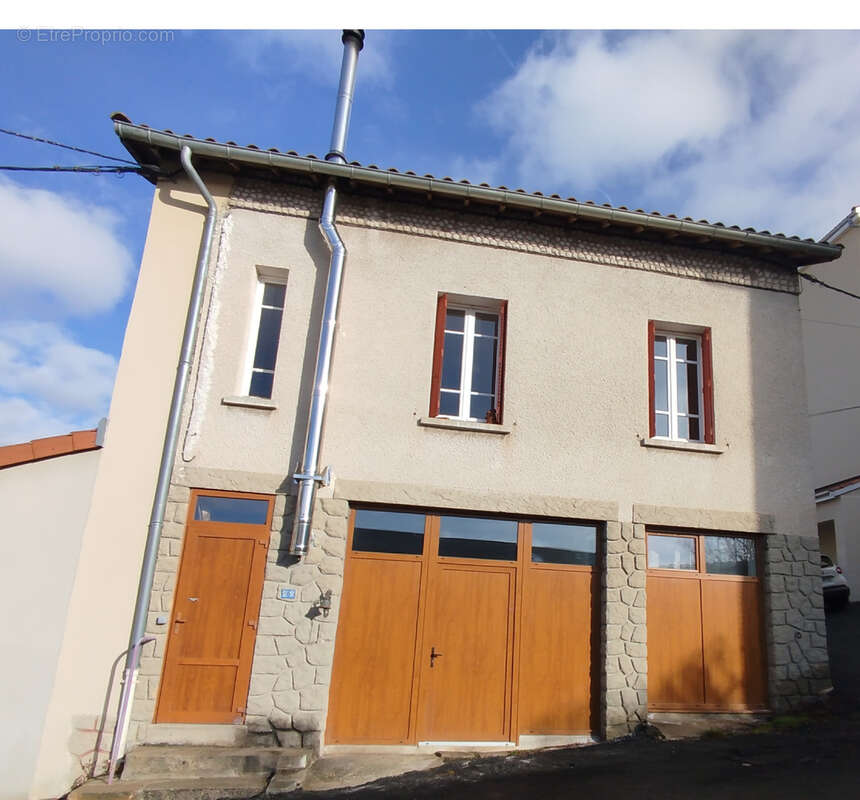 Maison à CRAPONNE-SUR-ARZON