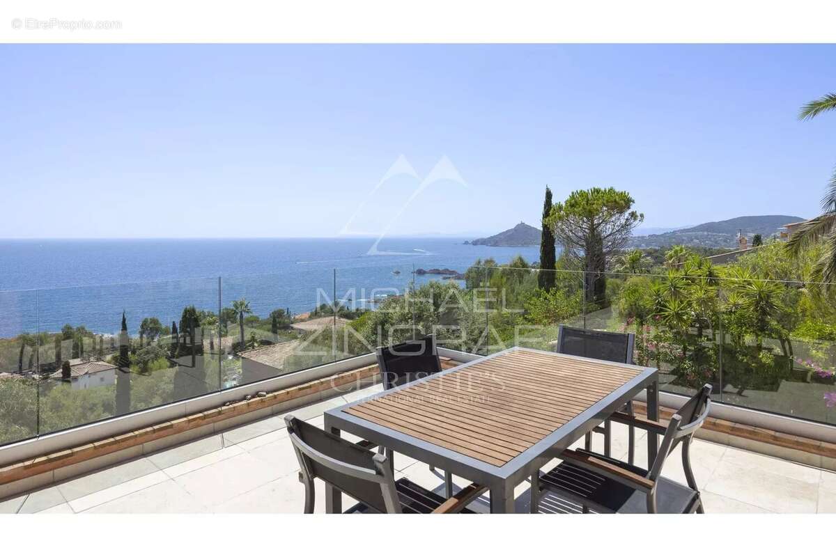 Propriété rénovée avec vue mer imprenable - photo 9