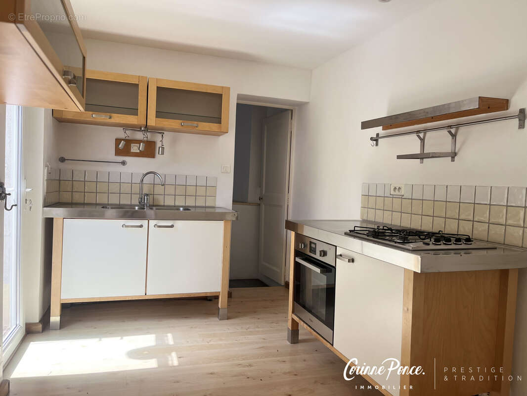 Nimes centre quartier carnot p3 62m2 avec cave et terrasse sans vis a vis propose par corinne ponce immobilier - photo 2