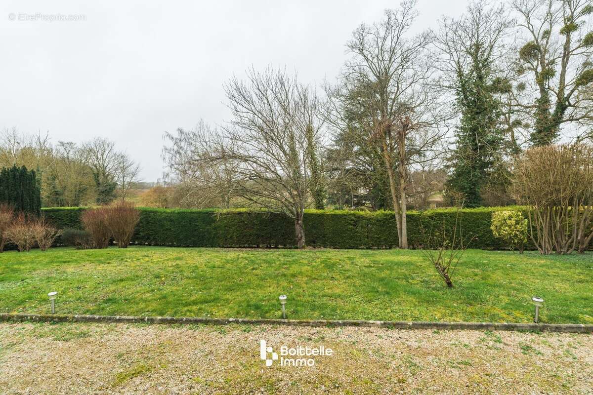 Maison à SAINT-SAUVEUR-SUR-ECOLE