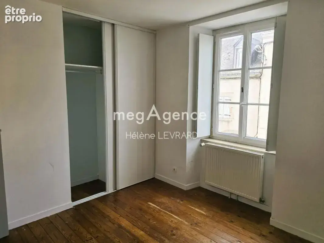 Évron centre-ville : maison 3 chambres avec courette - photo 8