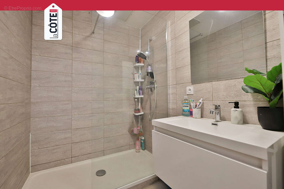 Appartement à LE ROVE