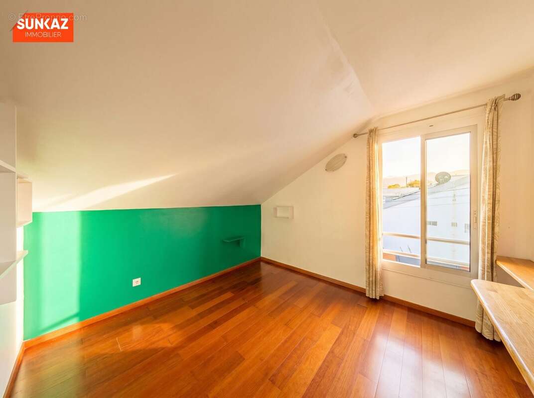 Maison 125 m² à Saint-Pierre  - photo 8