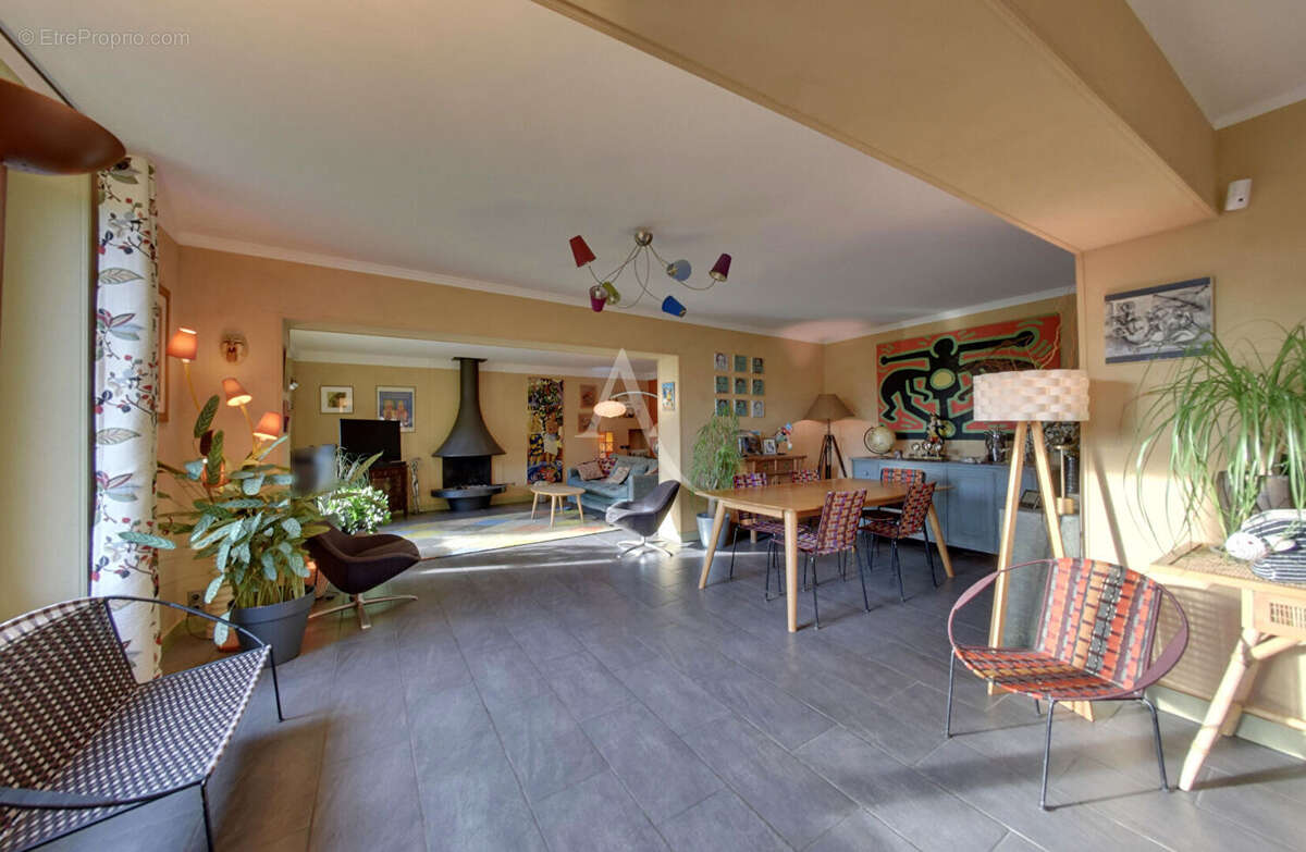 Maison à CHAMPS-SUR-YONNE