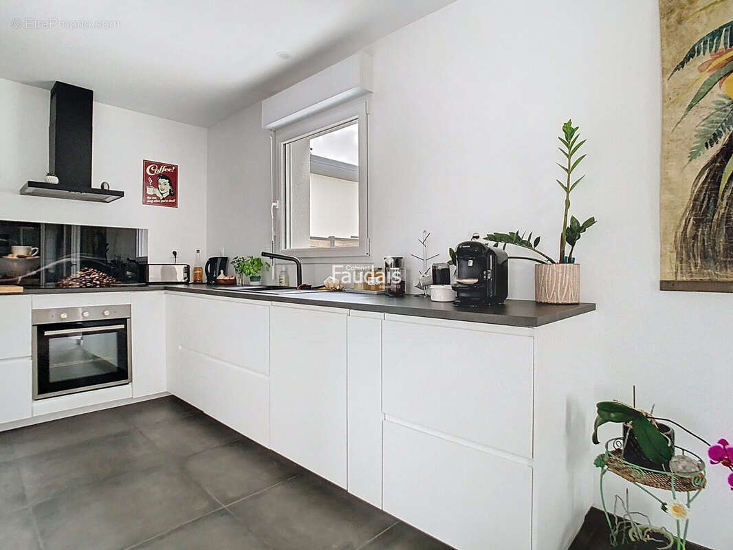 Maison 103 m² à Saint-Germain-Sur-Ay  - photo 2