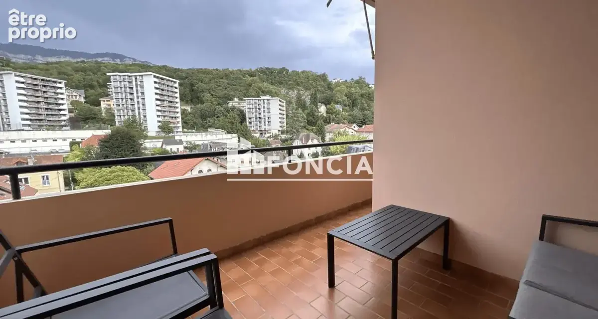 Aix les bains- Coup de cœur – Appartement T3 rénové avec 2 terrasses et vue montagnes - photo 4