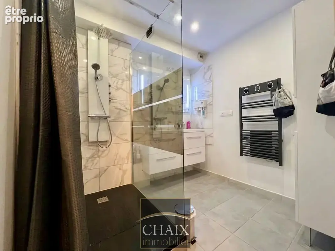 13400 AUBAGNE - Appartement type 3 rez-de-jardin avec extérieur et parking dans le centre - photo 10