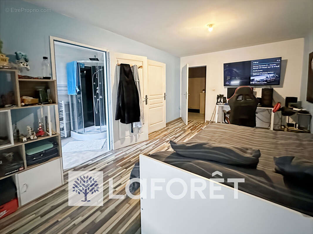 Maison à PREGUILLAC