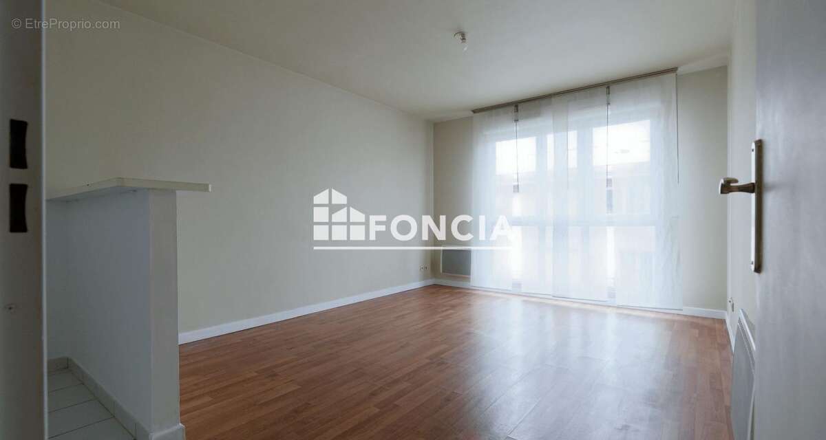 Appartement à CORBEIL-ESSONNES