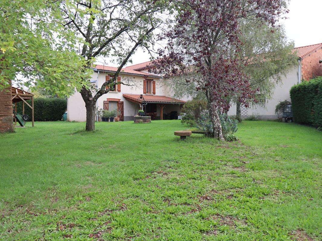 Maison à SERMENTIZON