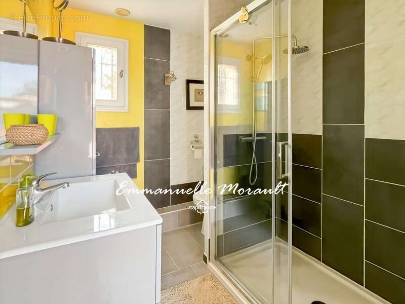 Maison à BAGNOLS-EN-FORET