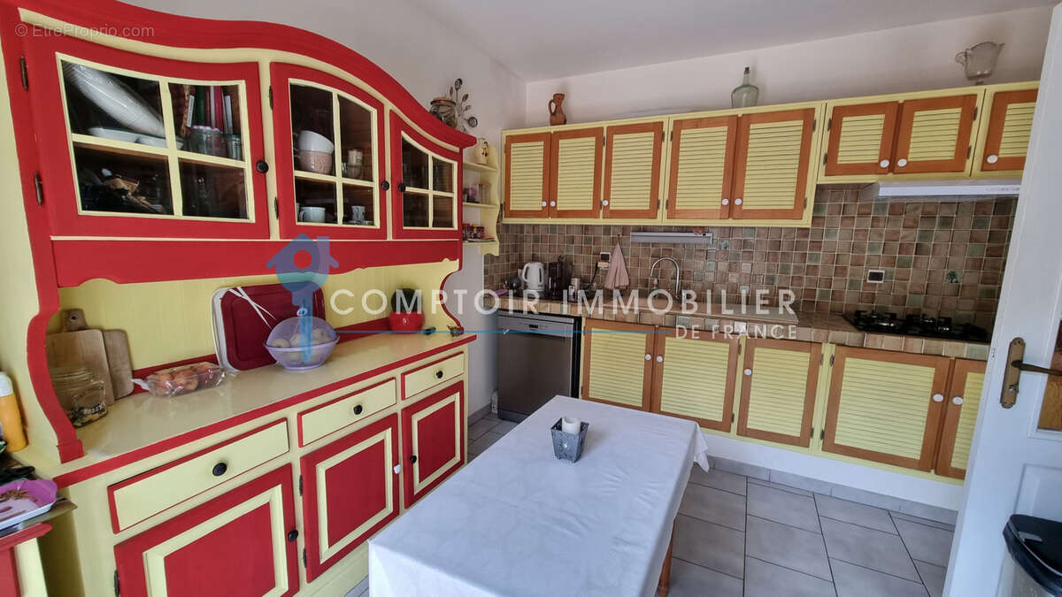 A VENDRE (VAR - 83) - Villa à vendre avec 3 chambres proche du village - photo 8