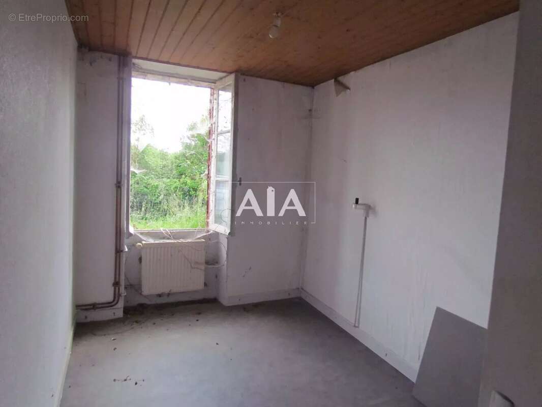 Maison à NANTEUIL-EN-VALLEE