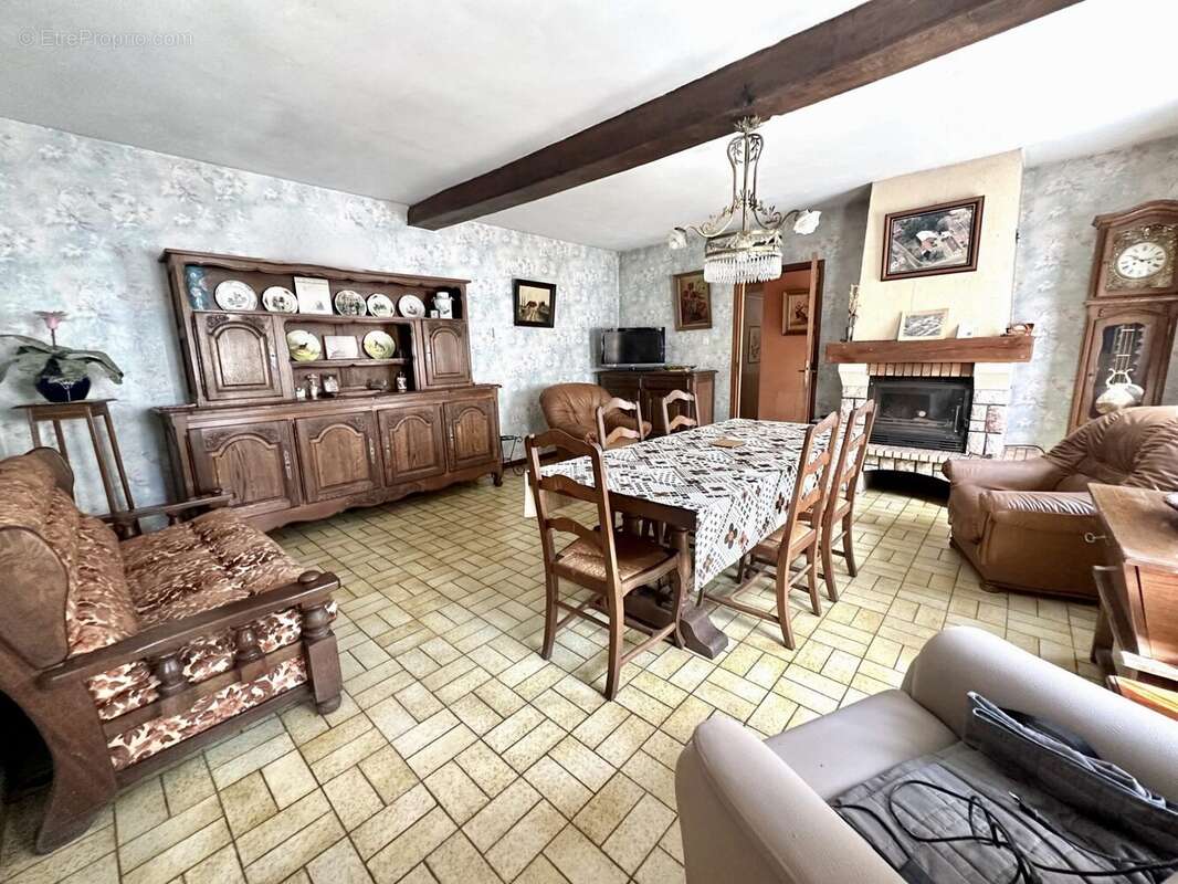 Maison à MENNEVRET