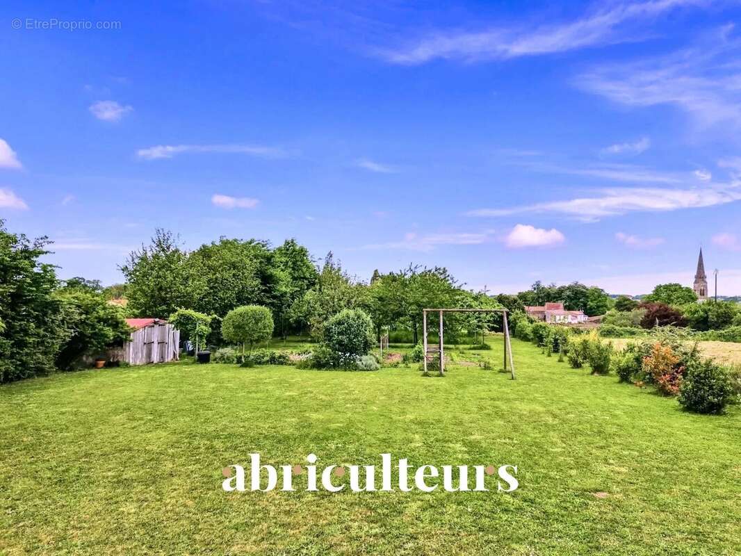 Maison à MORTAGNE-SUR-GIRONDE