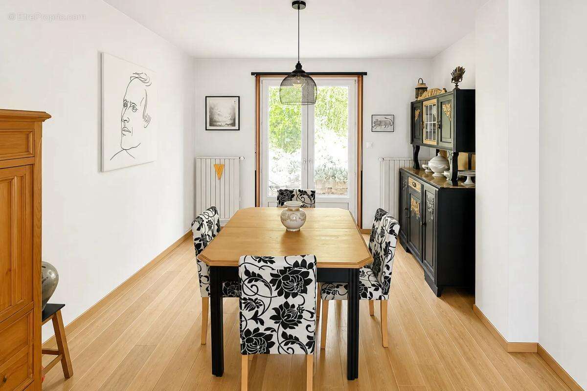Maison de 6 pièces de 195 m² à Rosteig - photo 7