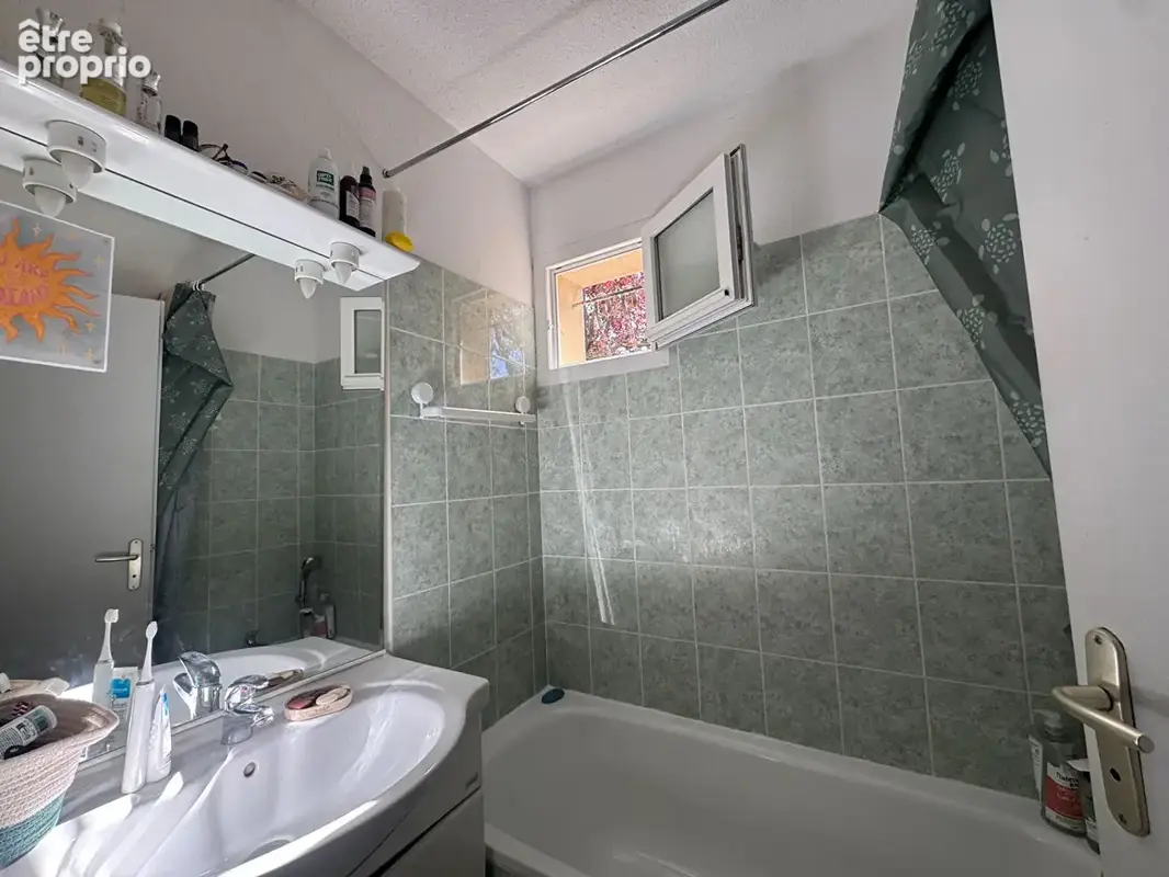 Jolie petite maison T3 de plain pied déjà louée avec terrasse et parking - photo 6