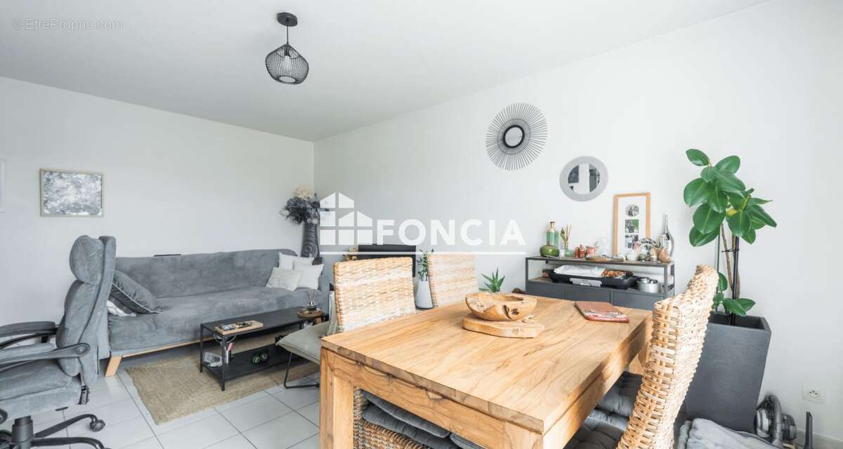 Appartement à JUVIGNAC