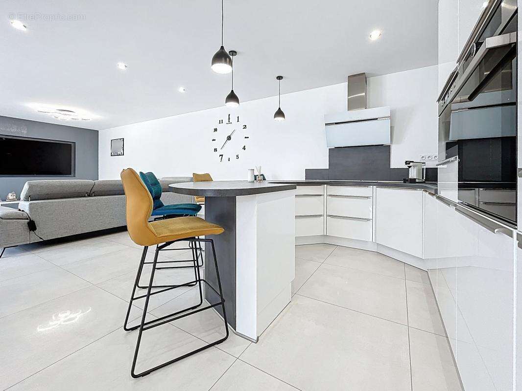 Maison à SAINT-PAUL-LES-ROMANS