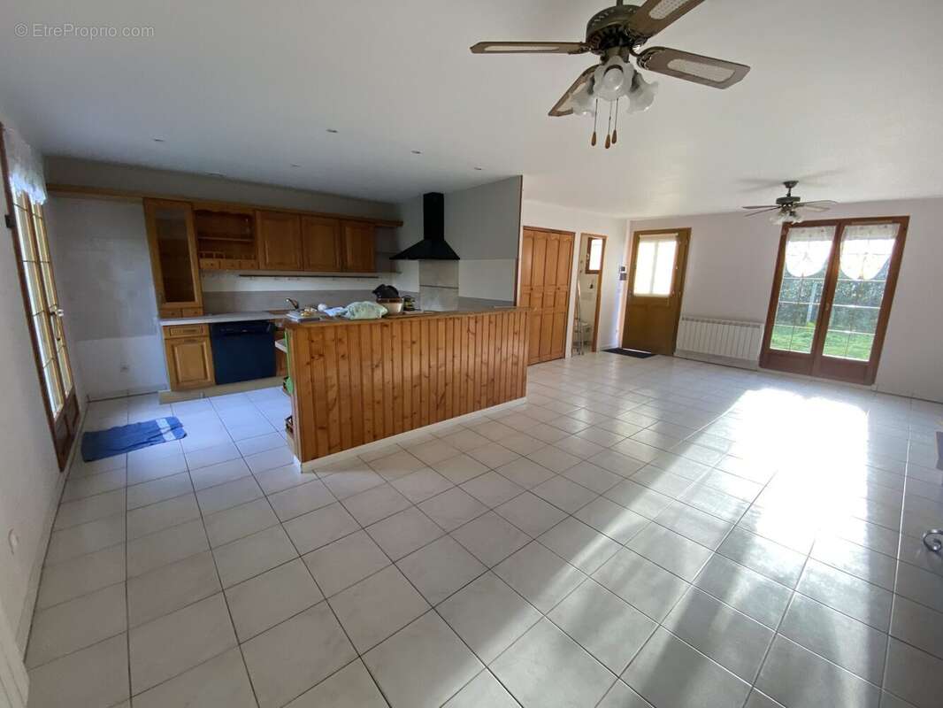 Maison à LA CROIX-SAINT-LEUFROY