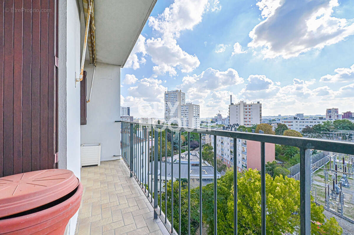 Appartement à CHARENTON-LE-PONT