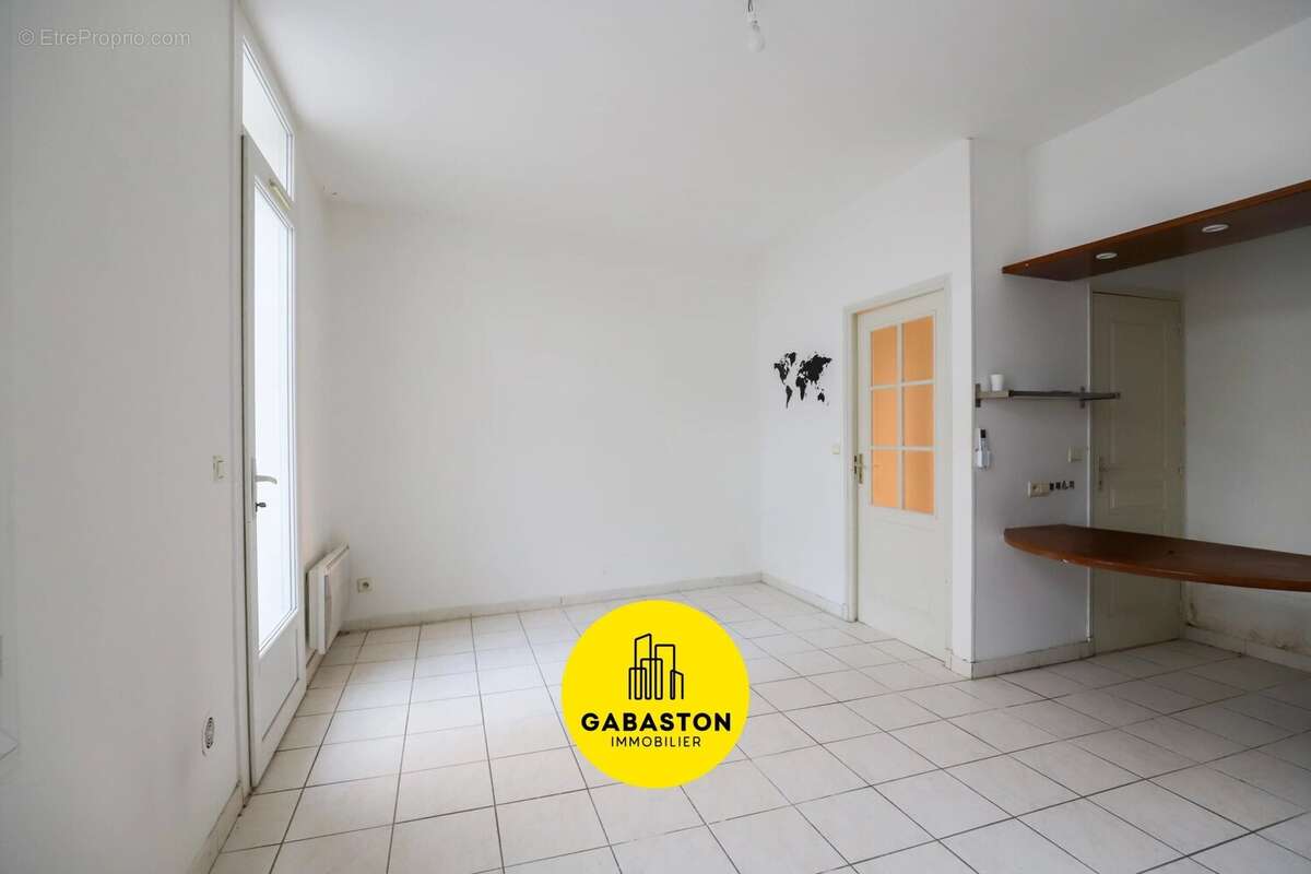 Appartement à MARSEILLE-7E