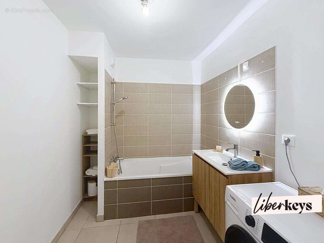 Appartement à SIX-FOURS-LES-PLAGES