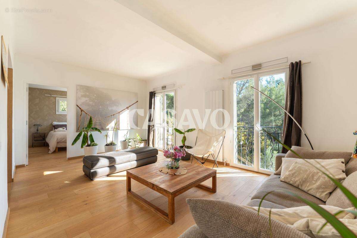 Vente Maison 7 pièces de 196m² - 13090 Aix-en-Provence - photo 3