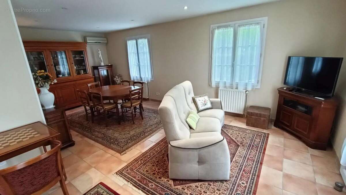 Charmante maison 4 pièces avec jardin à Saintes - photo 8