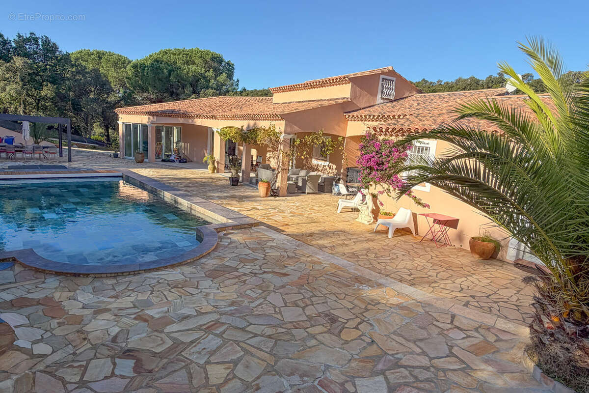 Maison à BORMES-LES-MIMOSAS