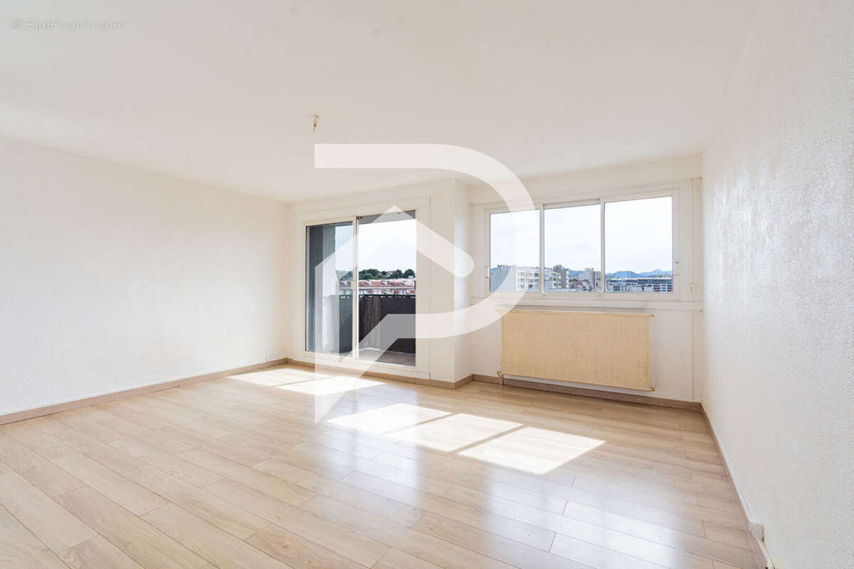 Appartement à MARSEILLE-5E