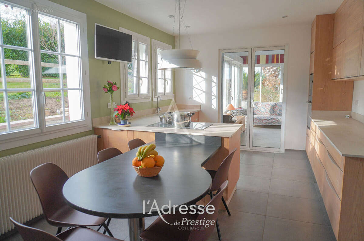 Demeure de prestige Itxassou 8 pièce(s) 310 m2 - photo 6