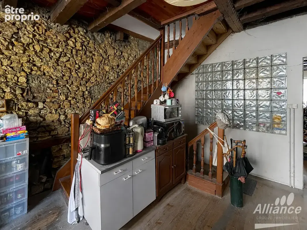 Maison de ville à Montbéliard face au Château   Fort potentiel - photo 3