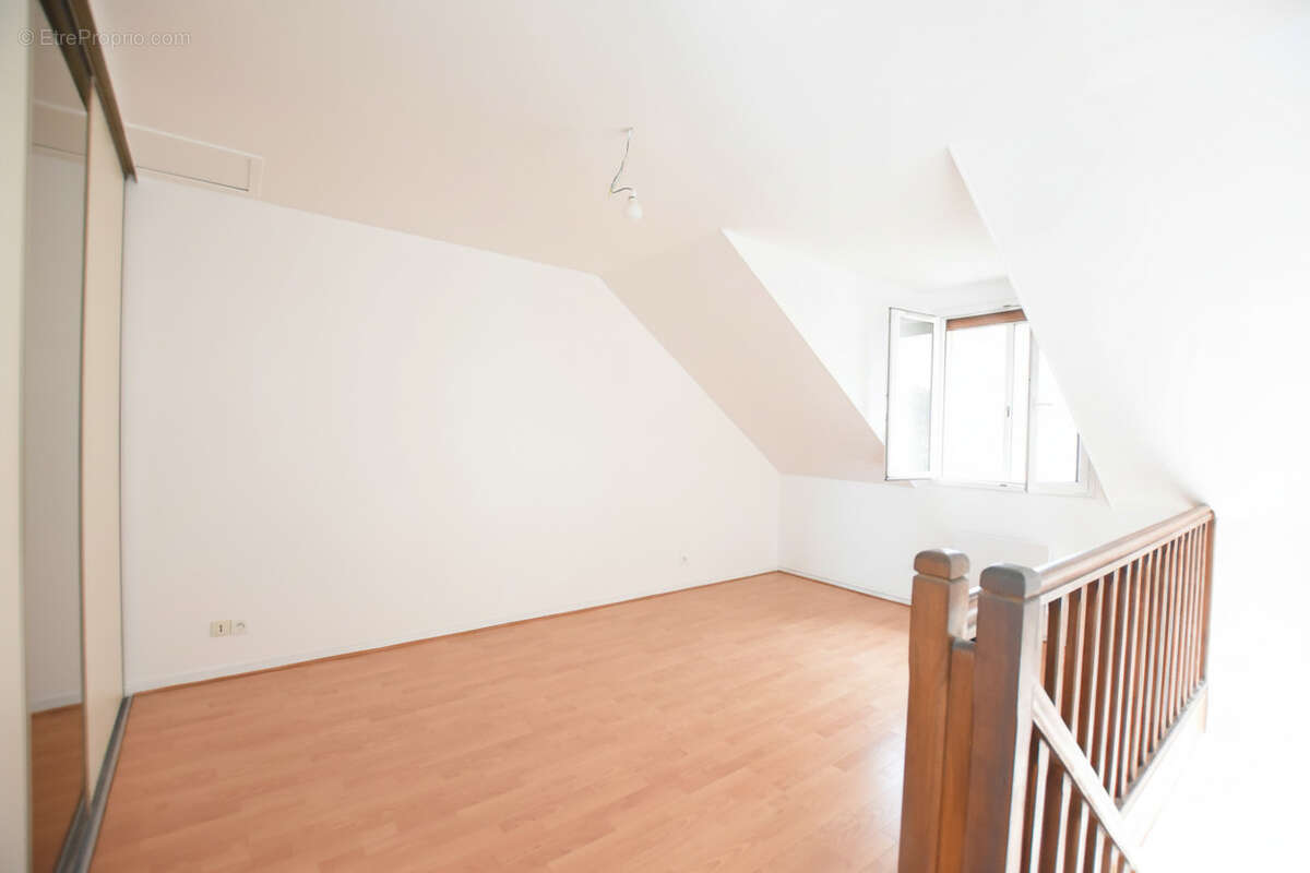 Appartement à LES ESSARTS-LE-ROI