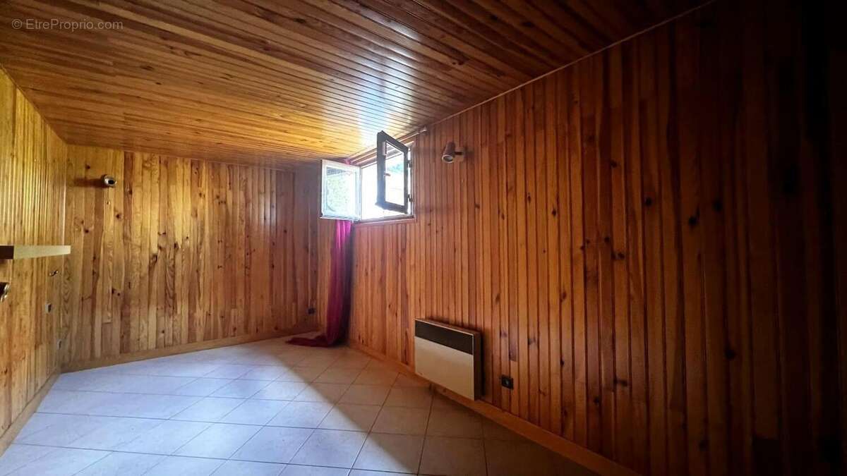 Photo 9 - Maison à LA TOUR-DE-SALVAGNY