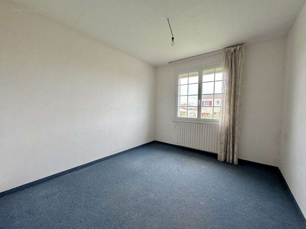 Chambre 2 - Maison à SAINT-HILAIRE-DE-RIEZ