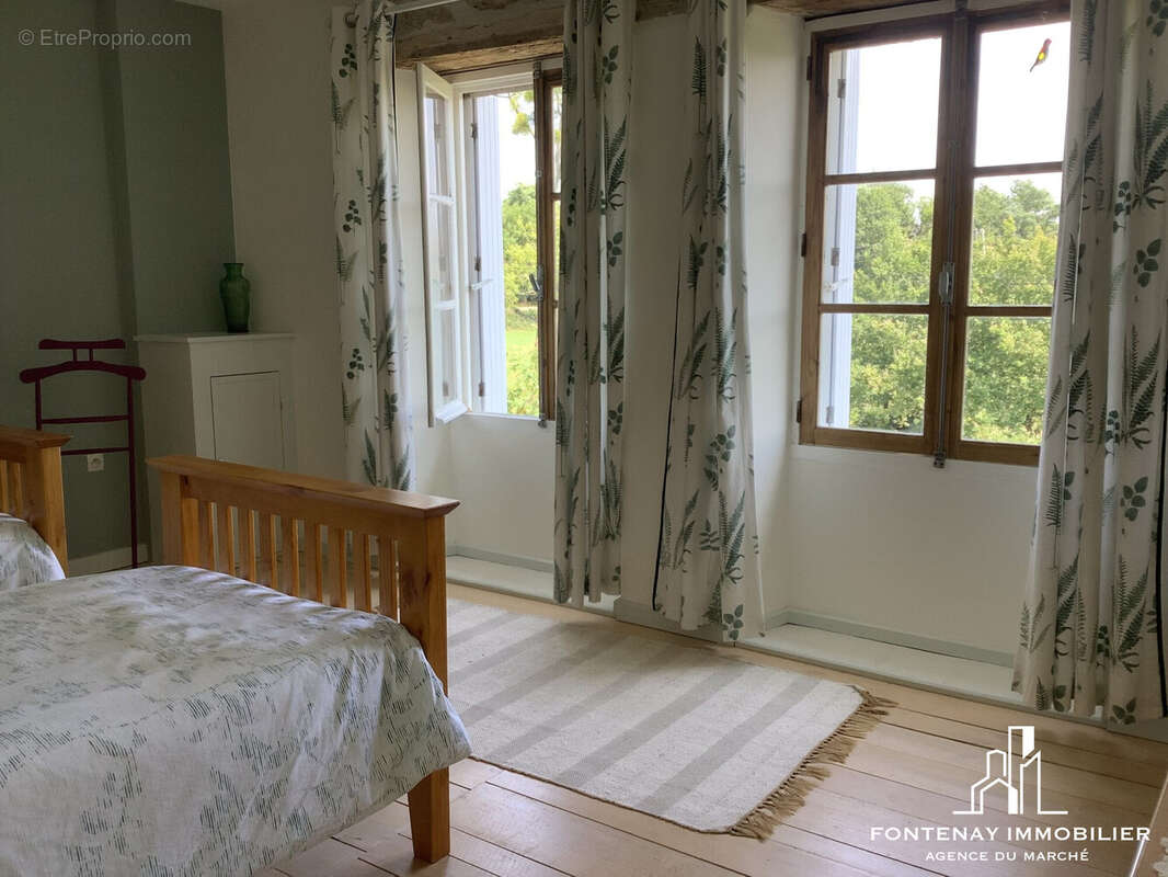 Maison 176 m² à Saint-Cyr-Des-Gats  - photo 6