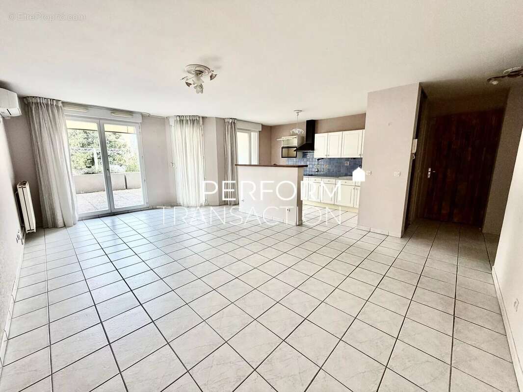 Exclusivite echirolles 2 pieces avec garage , cave et terrasse de 40 m² - photo 2