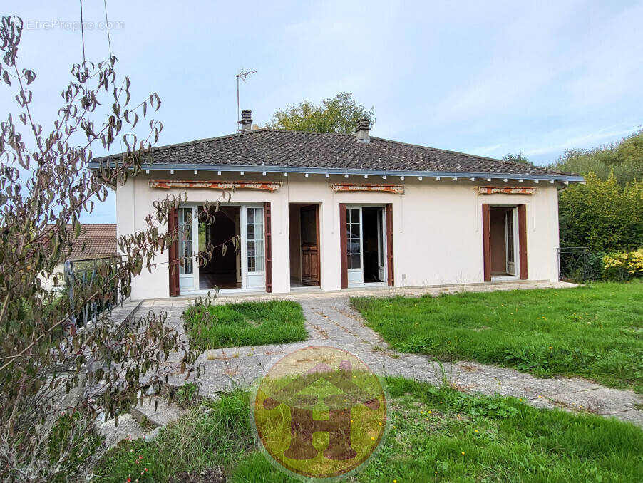 Maison à SAINT-JUNIEN