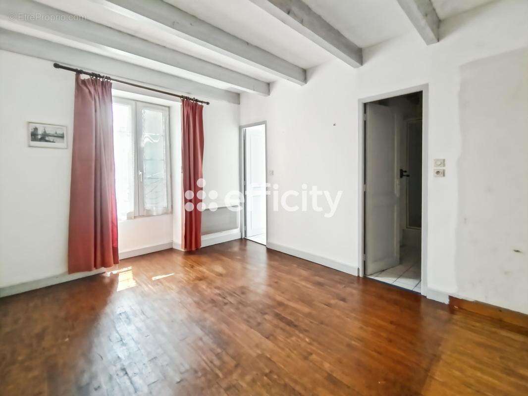 Maison 5 pièces 181 m² à vendre à Ferrieres (17170) - photo 10
