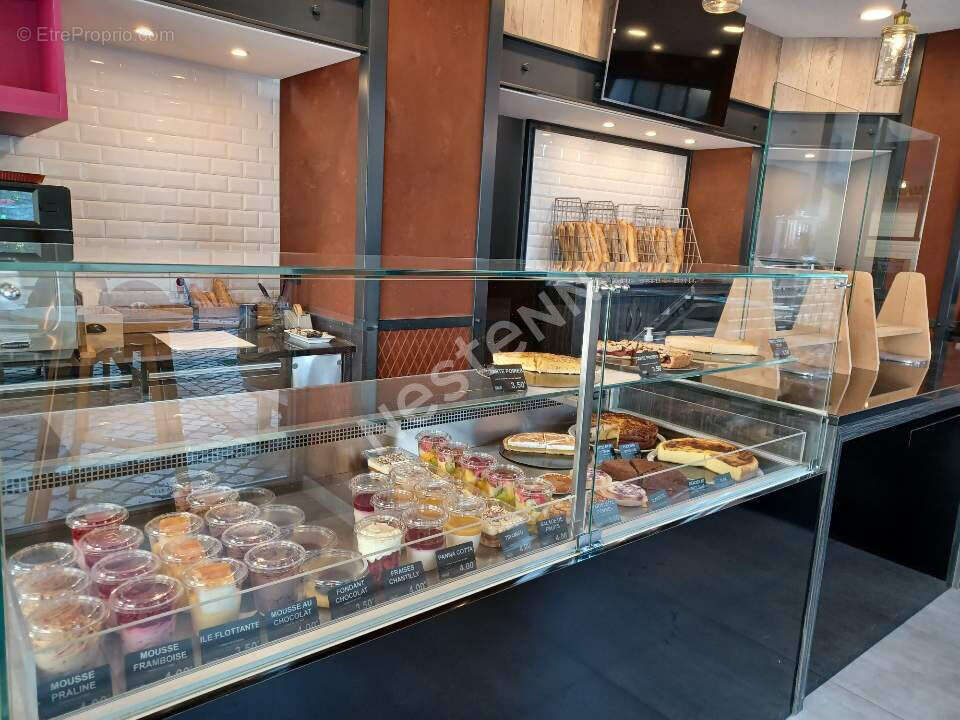 Snacking/ boulangerie . Belle Opportunité Centre-Ville + Logement . Fort passage étudiant et touristes - photo 8