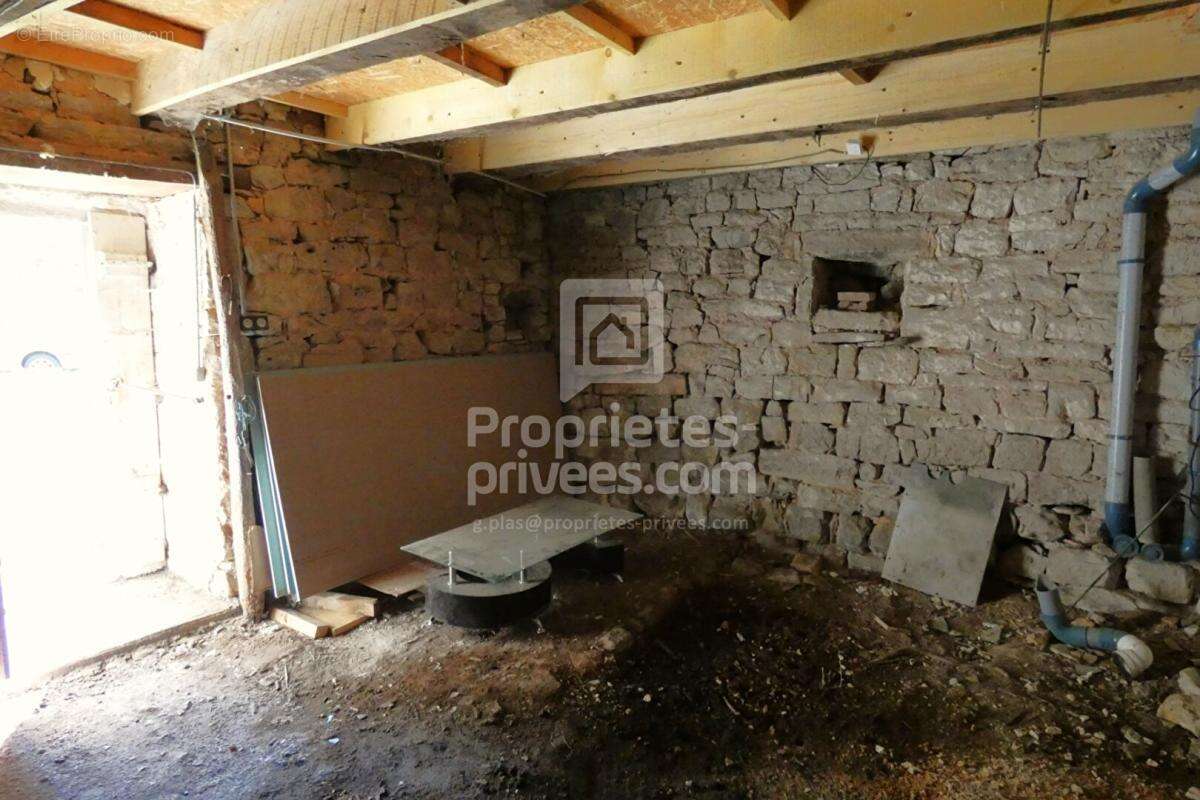Maison ancienne à restaurer, fort potentiel + Jardin 2000 m² - photo 15