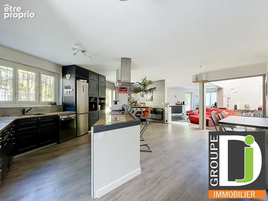 Maison 7 pièces 210 m² à vendre à Monteleger (26760) - photo 4