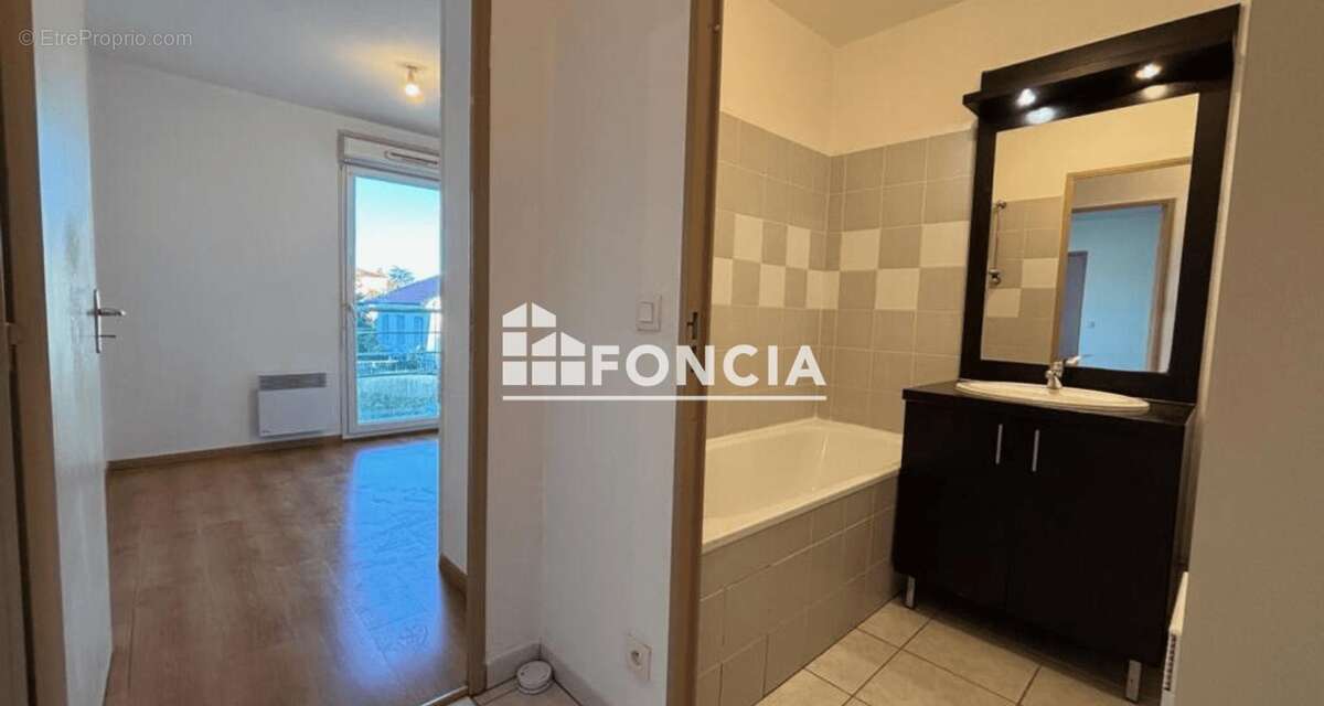 Appartement à LONS