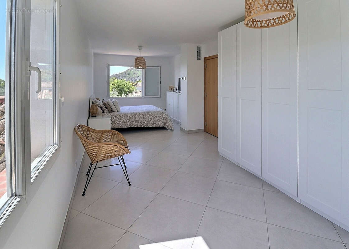 Maison à SAINT-MATHIEU-DE-TREVIERS