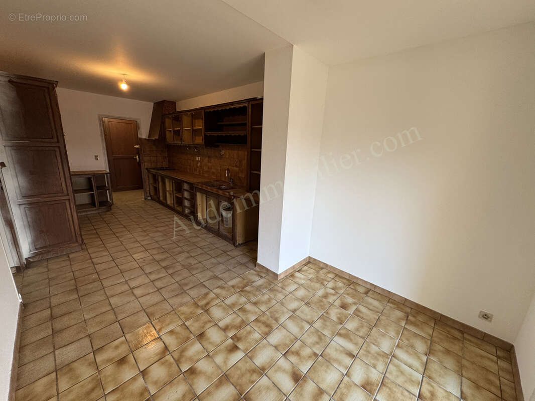 Maison avec garage et jardin - photo 4