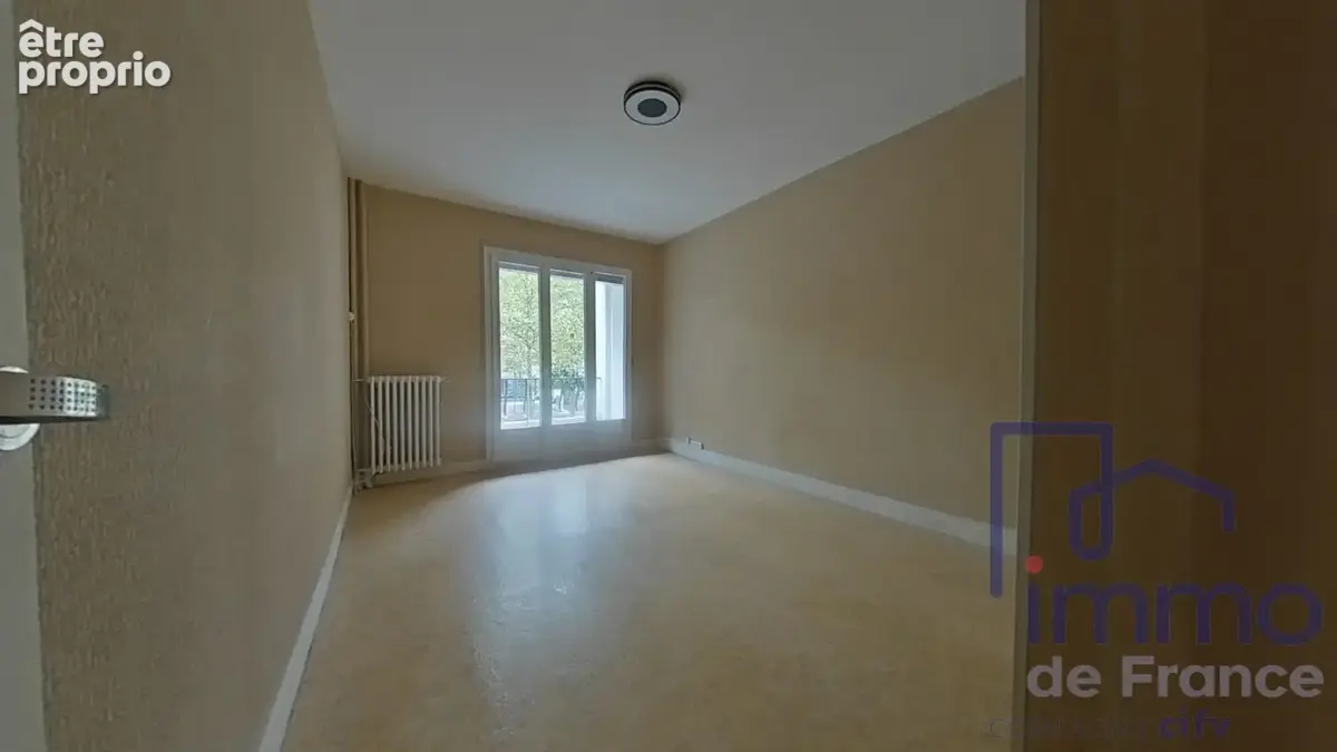 Appartement 95 m² à Saint-Etienne  - photo 5