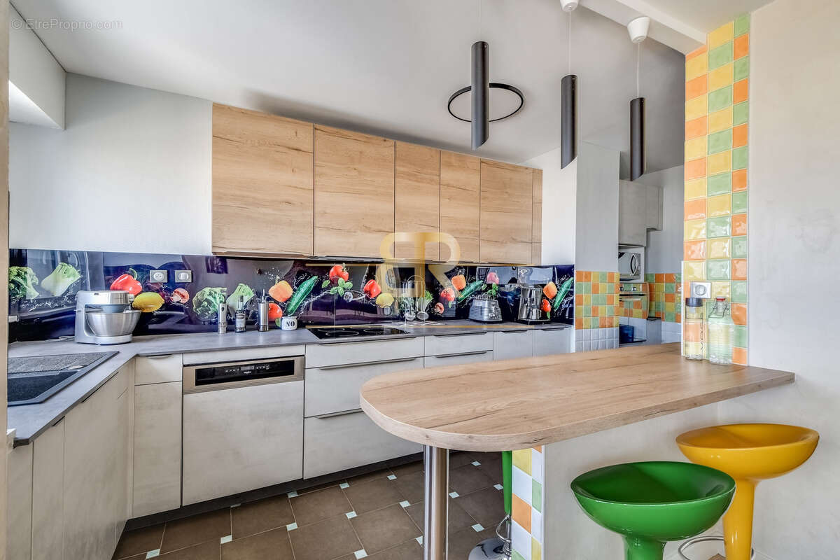 Appartement à COURBEVOIE