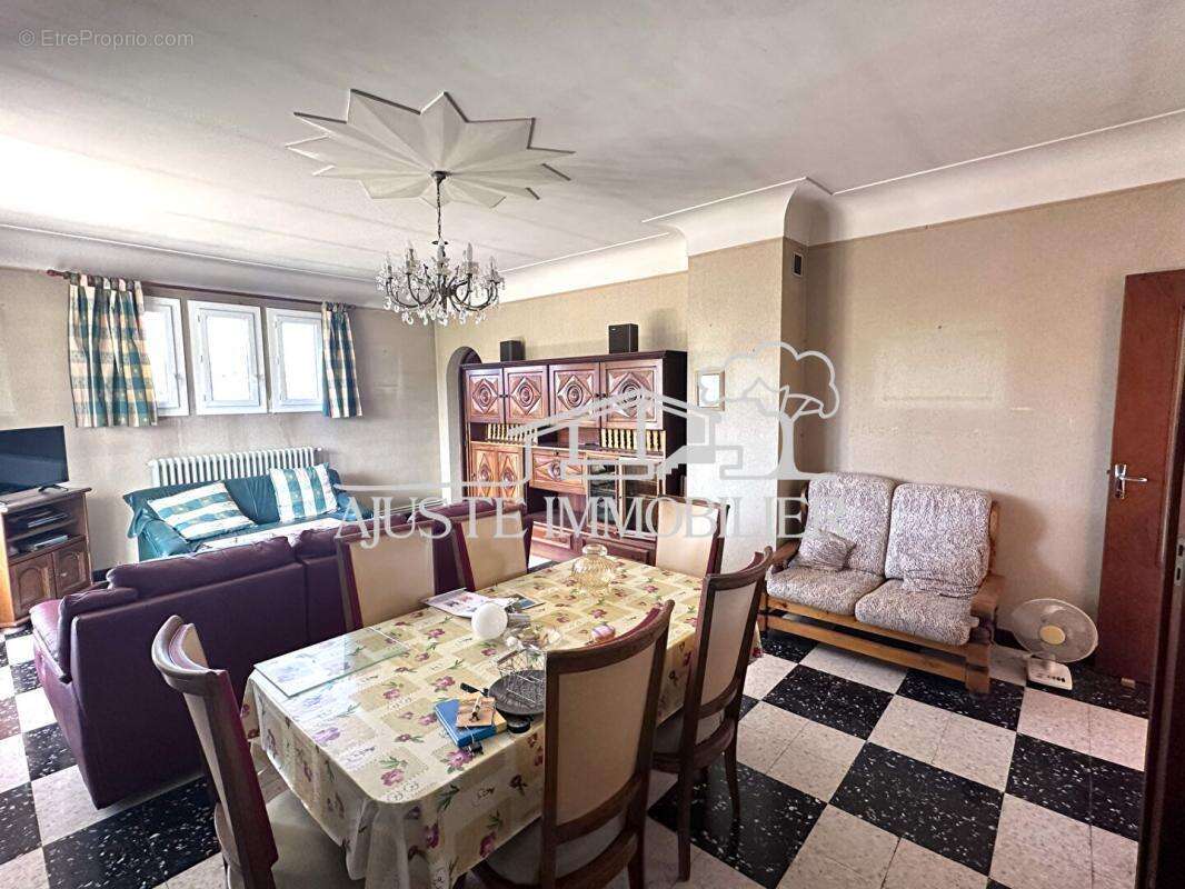 Appartement à SAINT-VICTORET