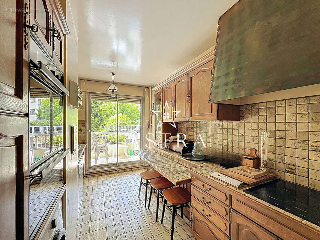 Appartement à LE PLESSIS-ROBINSON